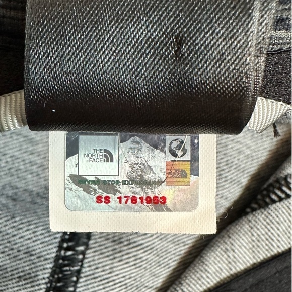 The North Face women’s small S light weight zip up zipper jacket gray - Picture 7 of 7